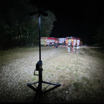 Scangrip 03.6214C TOWER 12 CONNECT LED Flutlichtstrahler mit Stativ 12000 Lumen